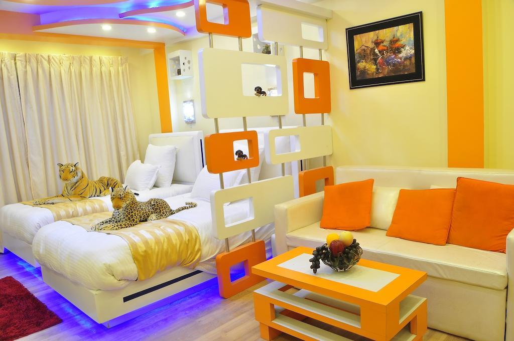 Royal Penguin Boutique Hotel & Spa Kathmandu Exterior foto