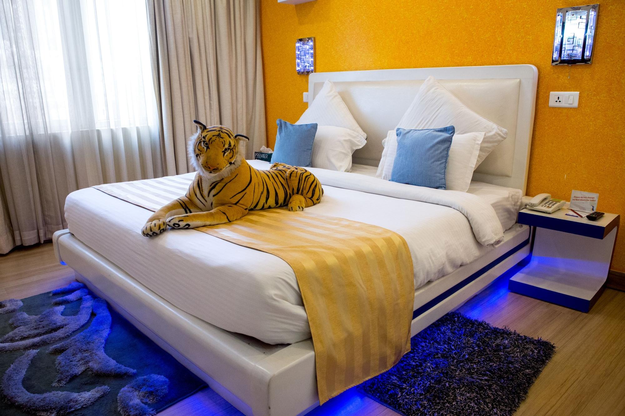 Royal Penguin Boutique Hotel & Spa Kathmandu Exterior foto