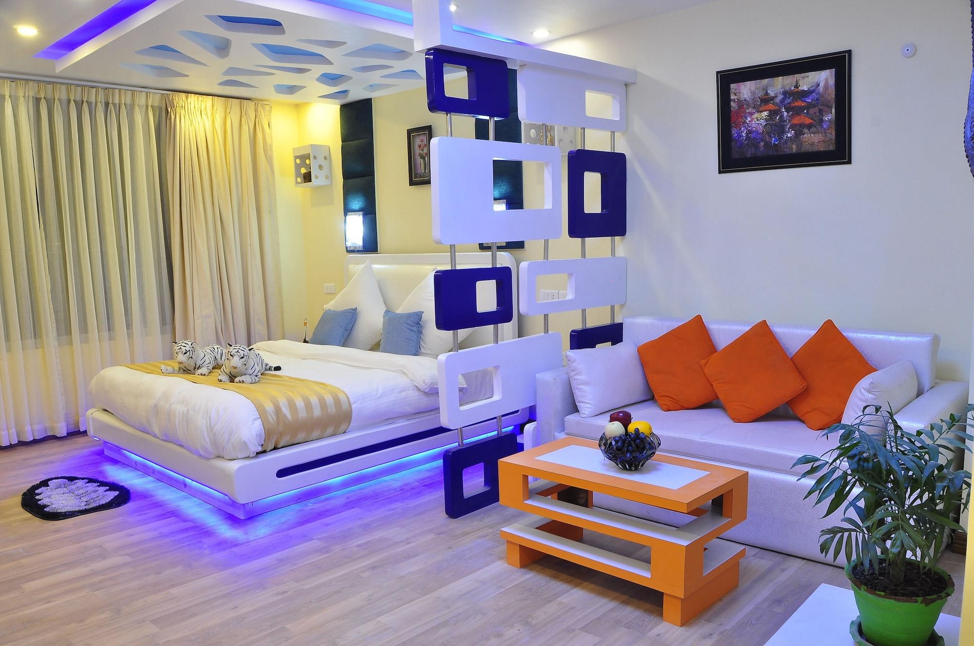 Royal Penguin Boutique Hotel & Spa Kathmandu Exterior foto